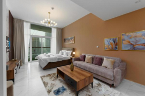 Apartment in business bay with stunning views of Burj Khalifa & canal